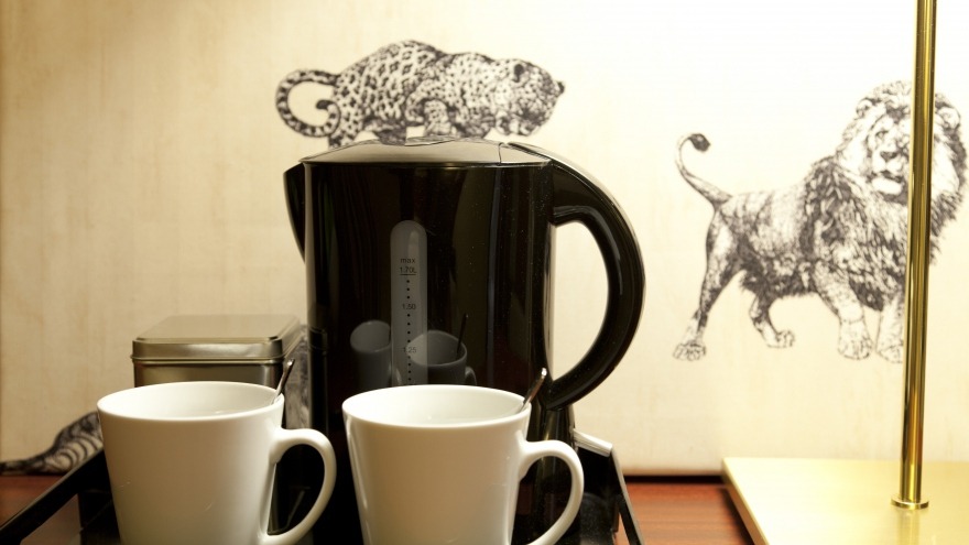 Coffee & Tea Facilities im Zimmer relexa hotel Berlin - Coffee & Tea Facilities Standard Zimmer